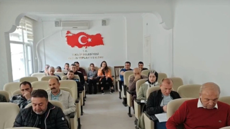 BELEDİYE MECLİSİ, TOPLANTILARINA KATILMAYAN ÜYE İLE DEVAM DEDİ 