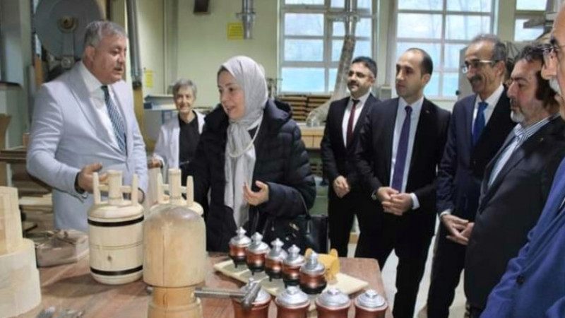 Milli Eğitim Bakan Yardımcısı Halk Eğitim Merkezini Ziyaret Etti