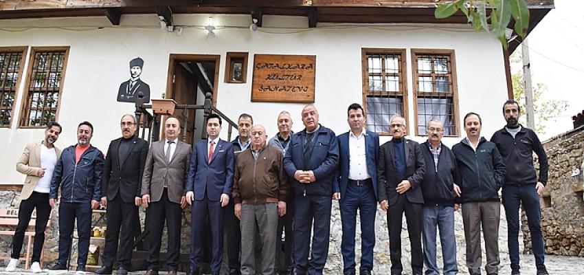 KAYMAKAM VURAL VE BAŞKAN SÜLÜK MUHTARLARLA KAHVALTIDA BULUŞTU