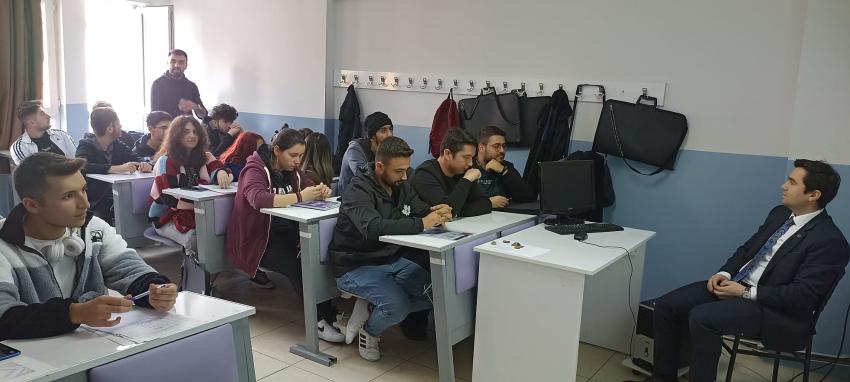 KAYMAKAM VURAL M.Y.O ÖĞRENCİLERİ İLE BİR ARAYA GELDİ